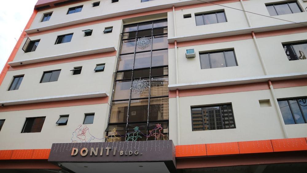 Doniti Suites And Events Place Mandaluyong Exterior photo